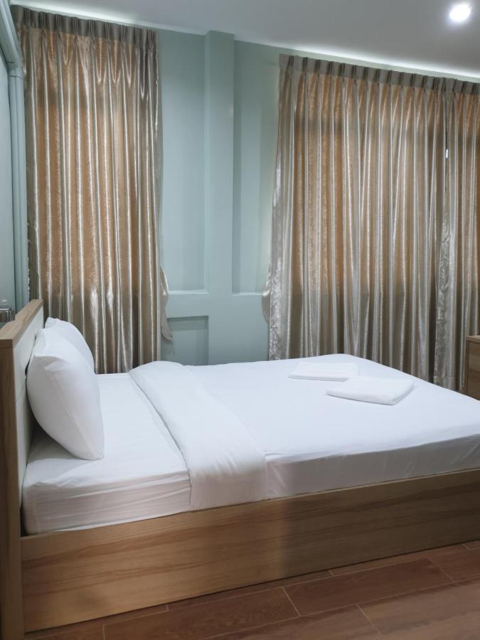 Baanpin Hotel Bangkok Extérieur photo